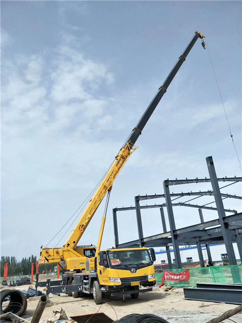 武安市超高层建筑钢结构吊装案例